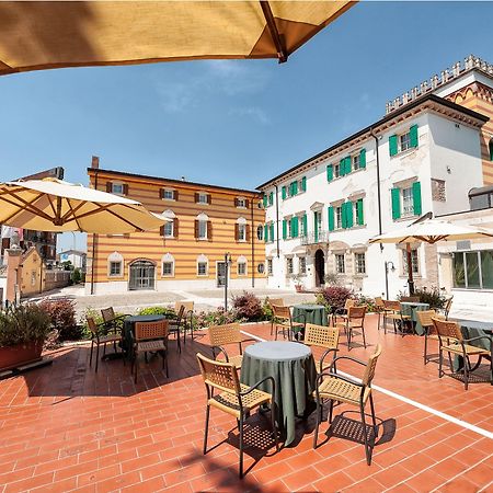 Hotel Villa Malaspina Castel d'Azzano Exteriör bild