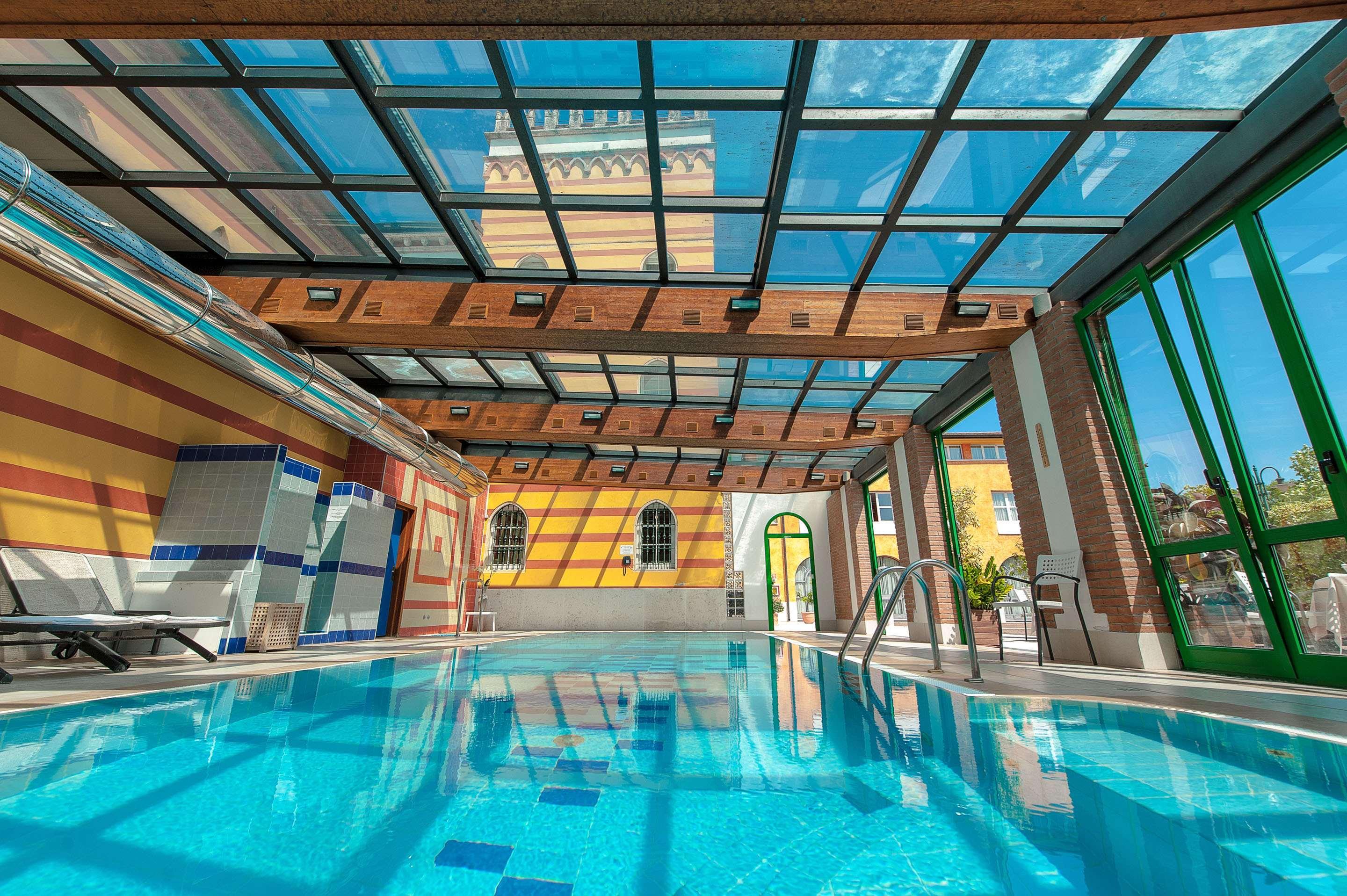 Hotel Villa Malaspina Castel d'Azzano Exteriör bild